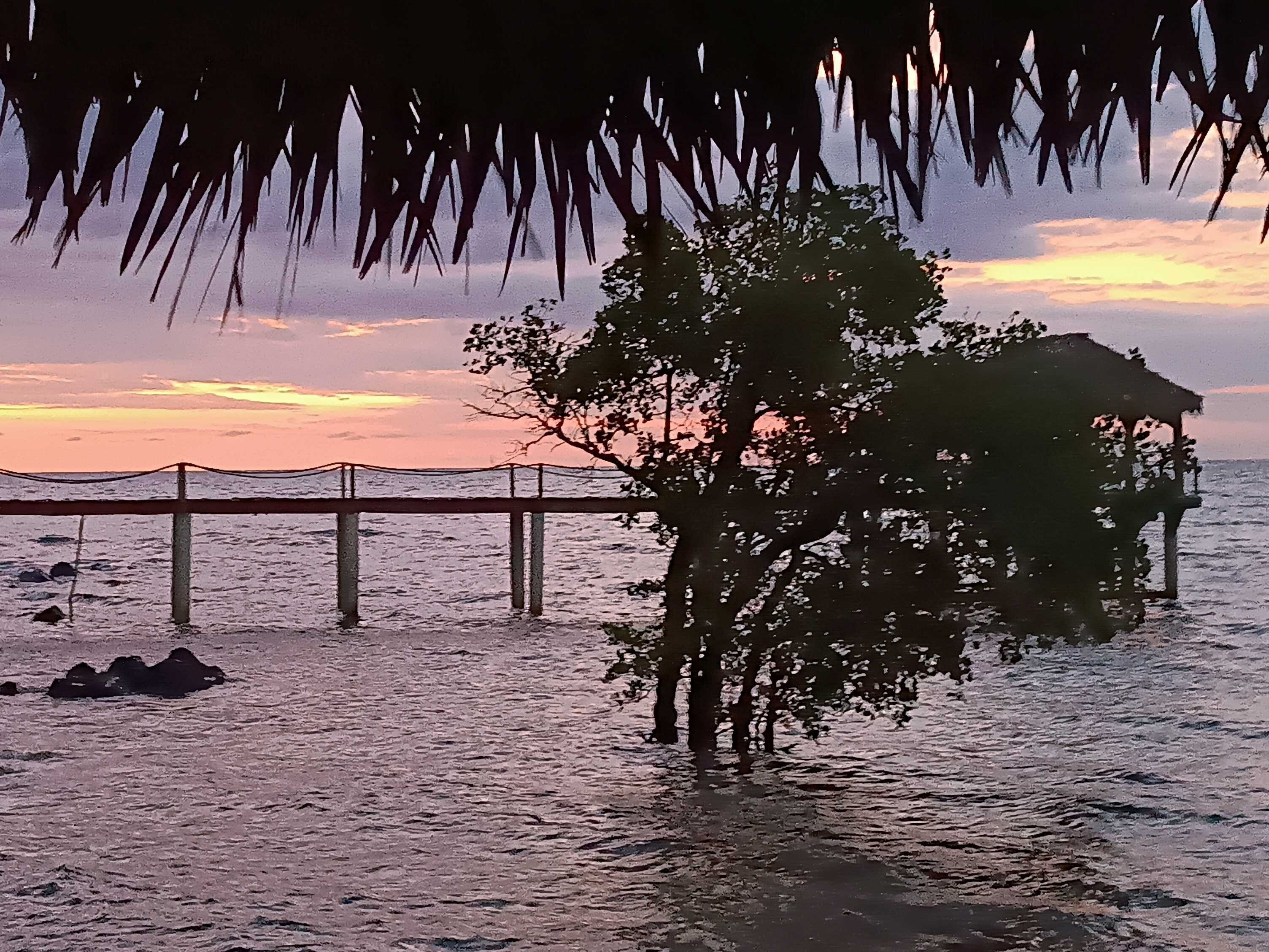 koloniales Haus mit Meerblick